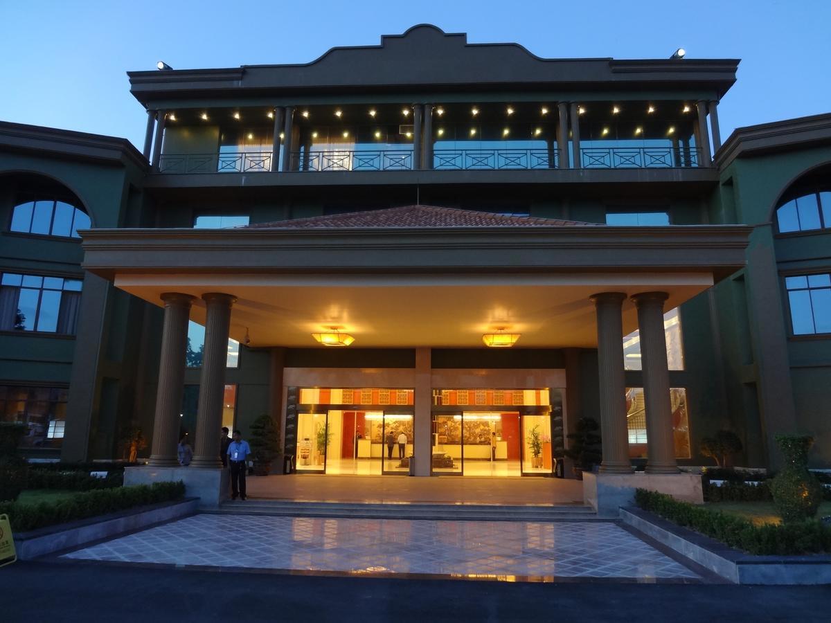 Dork Jumpa Hotel Vientiane Extérieur photo
